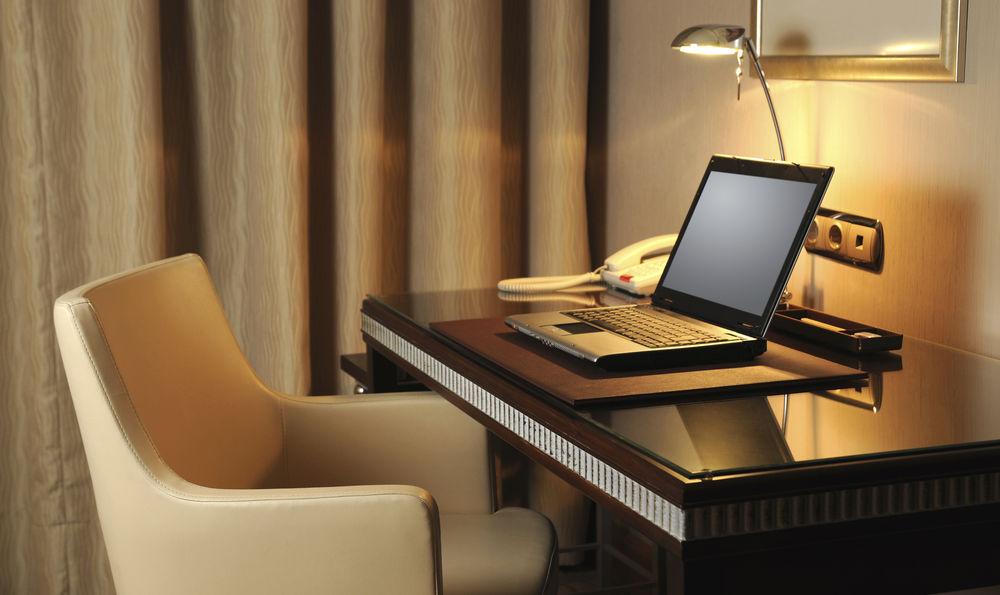 Caloundra Central Apartment Hotel Official Экстерьер фото