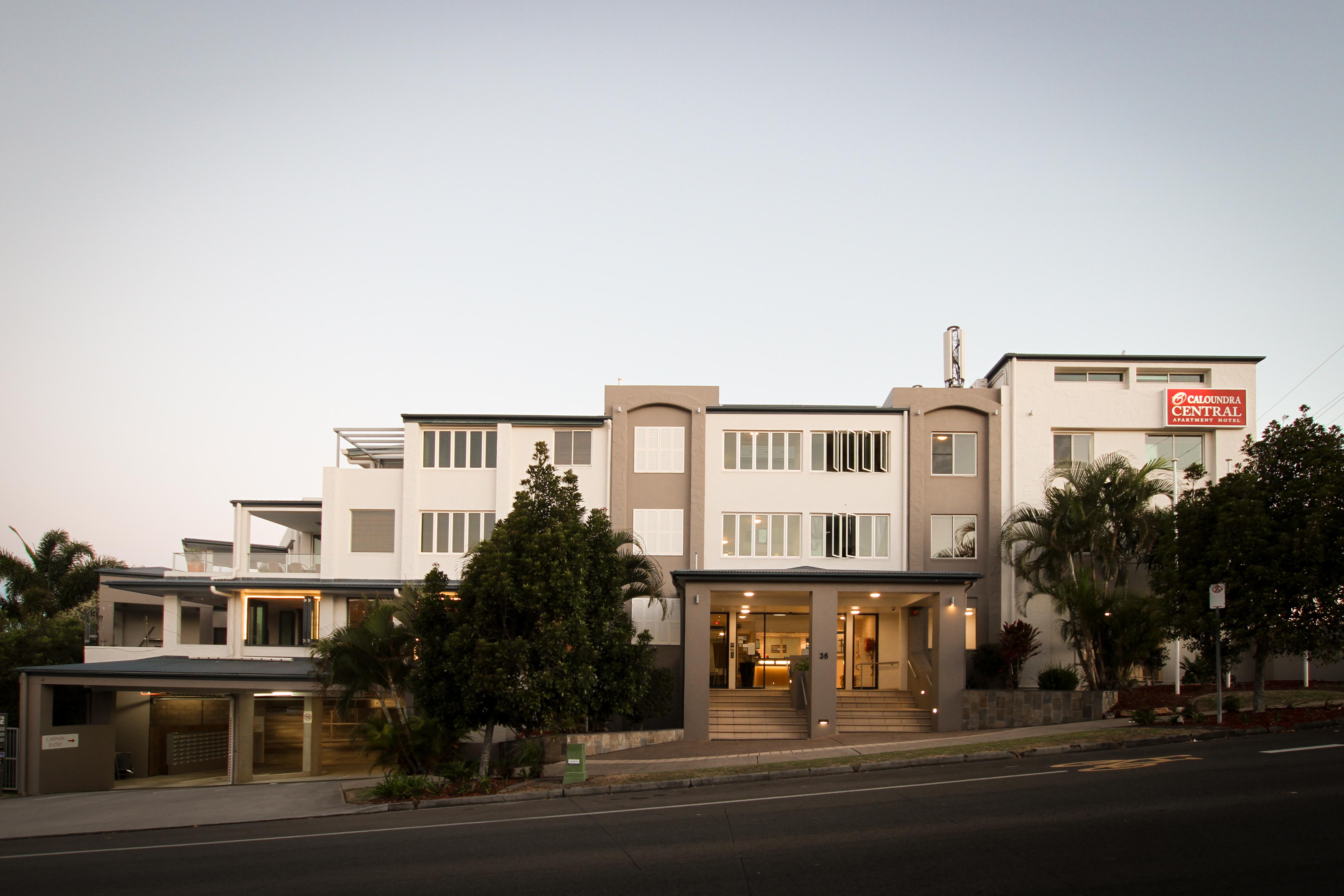 Caloundra Central Apartment Hotel Official Экстерьер фото