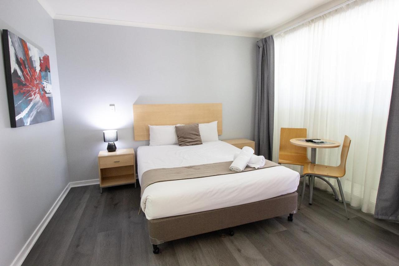 Caloundra Central Apartment Hotel Official Экстерьер фото