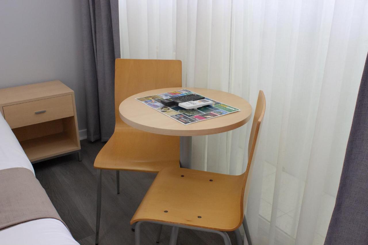 Caloundra Central Apartment Hotel Official Экстерьер фото